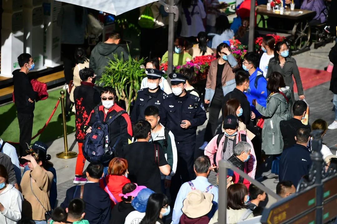 爱游戏体育-包含成都蓉城发布备战花絮,加时末段战术微调,德国杯任务艰巨,临场指挥获称赞的词条