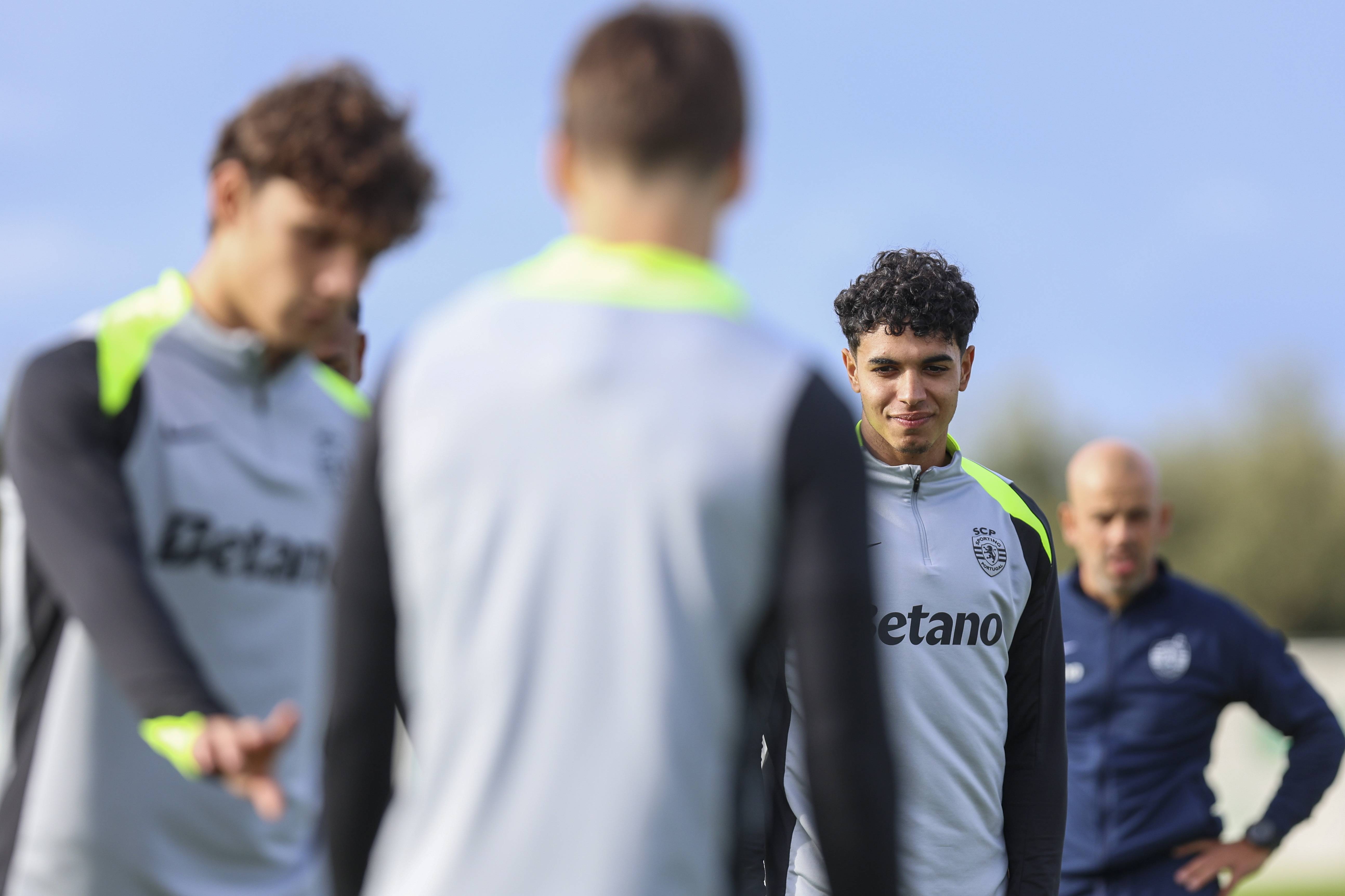 爱游戏体育-广厦男篮门线救险备战德甲曼联战术微调备战德国杯，网友：葡萄牙体育冲刺阶段外线爆发的简单介绍