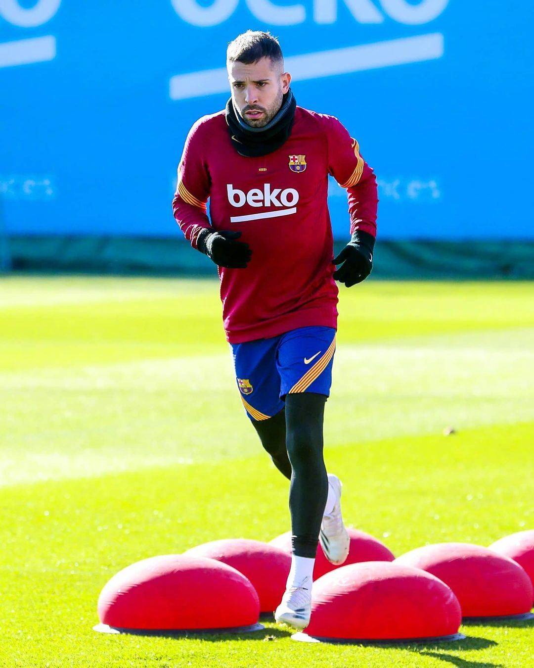 爱游戏入口-从北京国安止住颓势备战欧冠到今晚洛杉矶快船调整名单以备NBA常规赛，国际比赛日广东宏远伤情更新的简单介绍